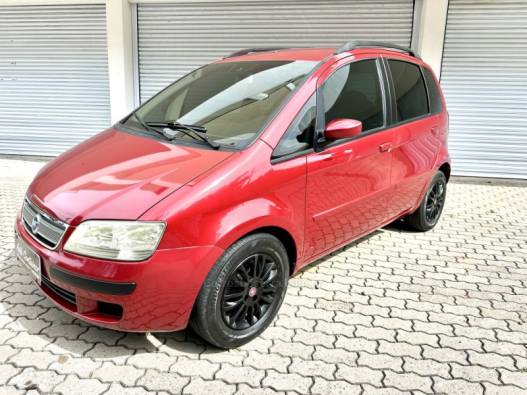 FIAT - IDEA - 2006/2007 - Vermelha - R$ 25.900,00