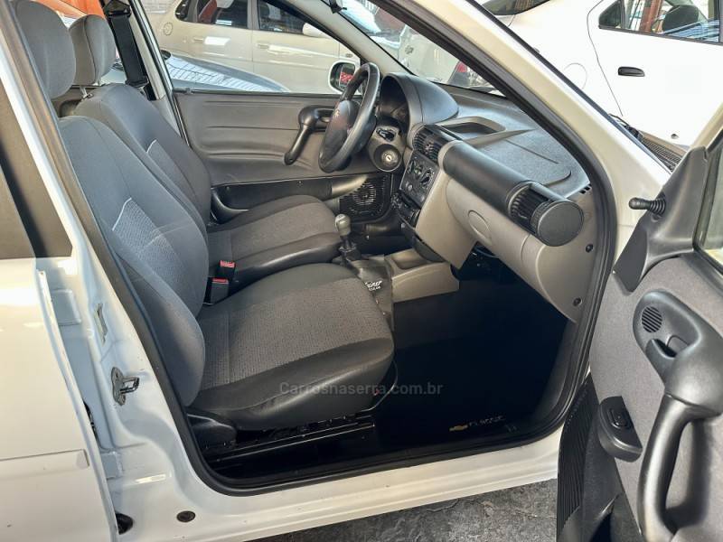 CHEVROLET - CLASSIC - 2014/2014 - Branca - R$ 28.000,00