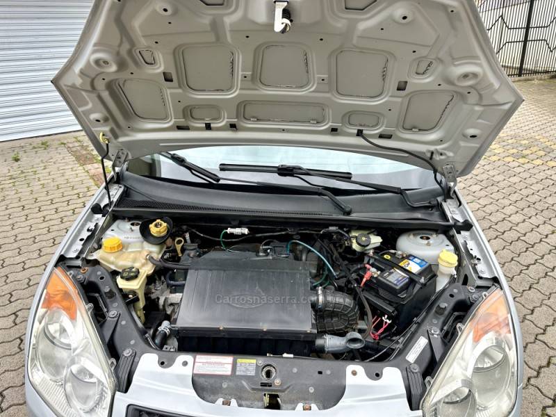 FORD - FIESTA - 2009/2009 - Prata - R$ 25.900,00