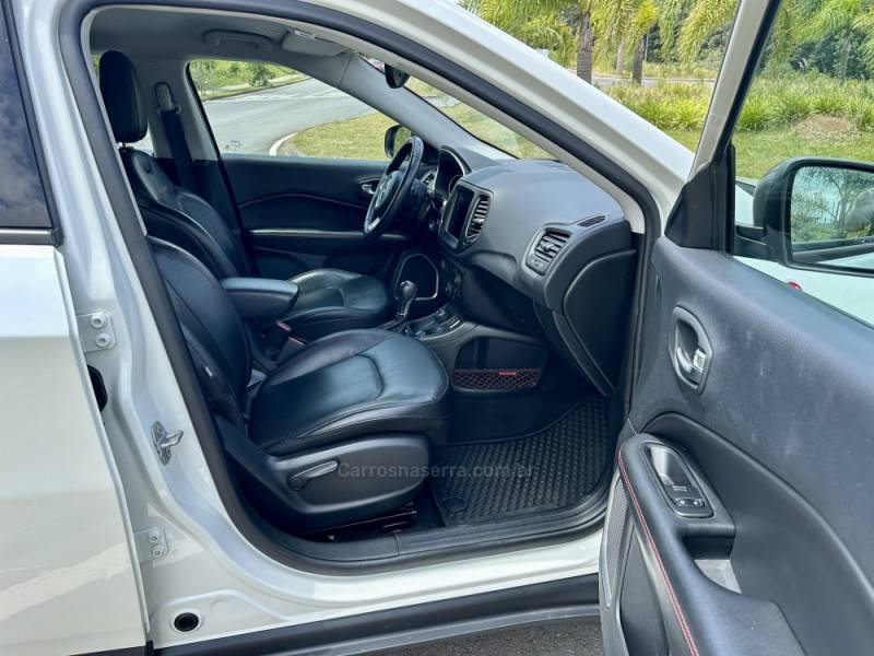 JEEP - COMPASS - 2017/2018 - Branca - R$ 110.900,00