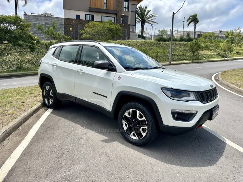 JEEP - COMPASS - 2017/2018 - Branca - R$ 110.900,00