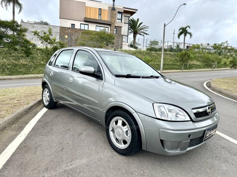 CHEVROLET - CORSA - 2008/2009 - Cinza - R$ 27.900,00