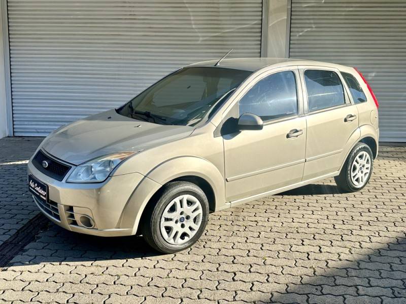 FORD - FIESTA - 2008/2008 - Bege - R$ 25.500,00