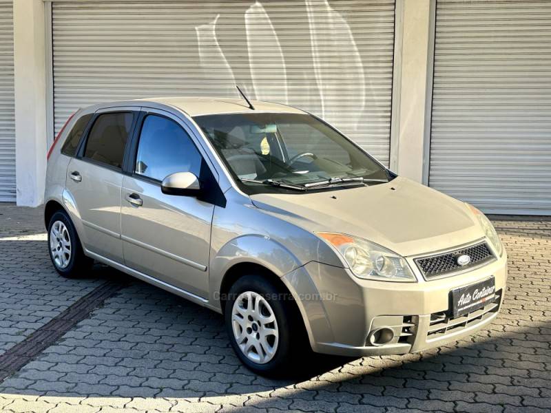 FORD - FIESTA - 2008/2008 - Bege - R$ 25.500,00