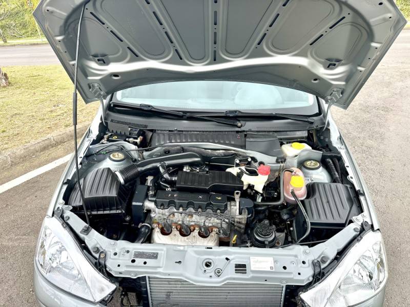 CHEVROLET - CORSA - 2008/2009 - Cinza - R$ 27.900,00