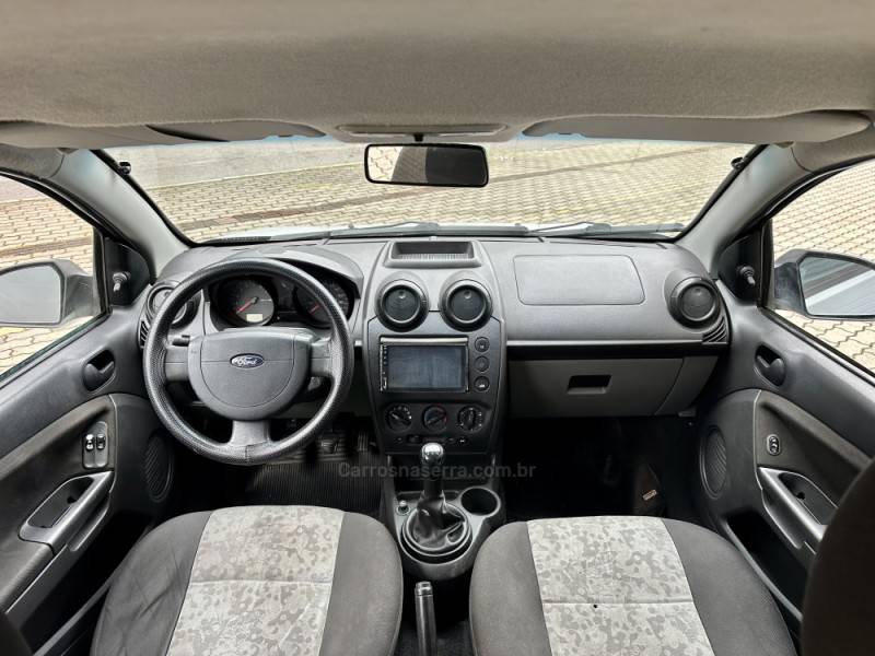 FORD - FIESTA - 2009/2009 - Prata - R$ 25.900,00