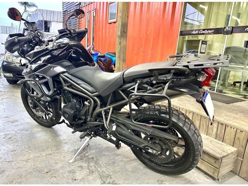 TRIUMPH - TIGER 800 XR - 2016/2017 - Preta - R$ 48.500,00