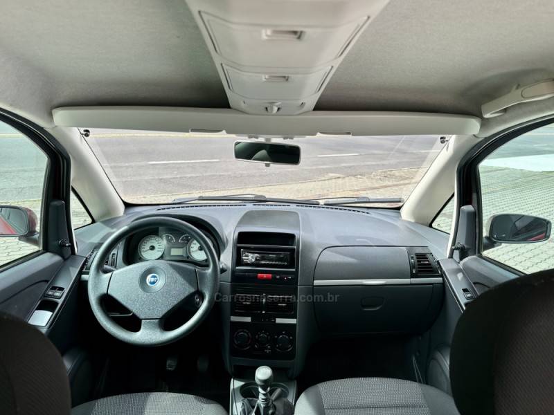 FIAT - IDEA - 2006/2007 - Vermelha - R$ 25.900,00
