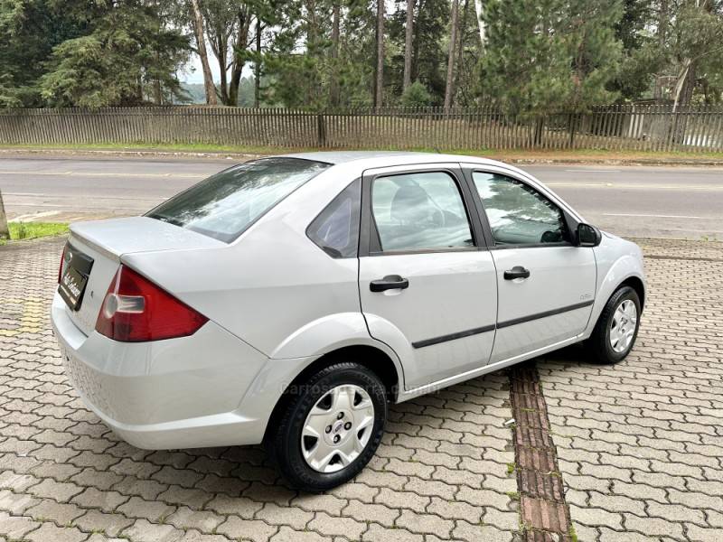FORD - FIESTA - 2009/2009 - Prata - R$ 25.900,00